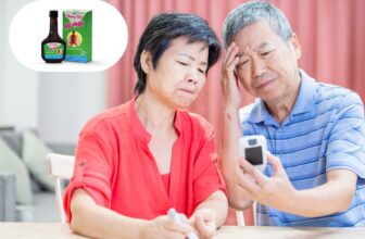 Người lớn tuổi bị ho, rát họng, minh họa nhóm cần chăm sóc hô hấp và kiểm soát đường huyết