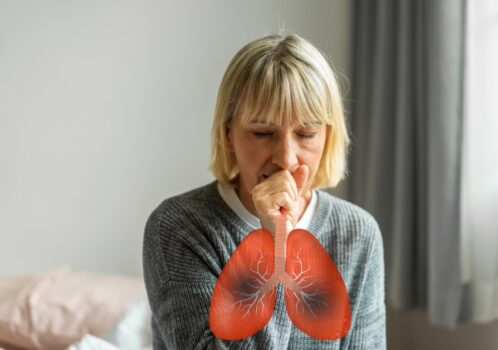 Người bị ho viêm phế quản kèm tức ngực và viêm đường thở