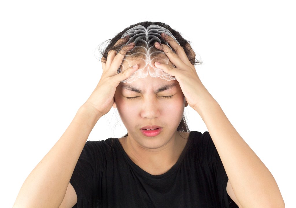 Hình ảnh người phụ nữ bị ho kèm đau đầu, vùng trán và thái dương